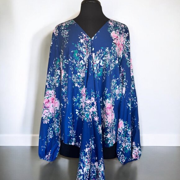 Casual V Neck Tie Front Floral Blouse - Picture 3 of 7